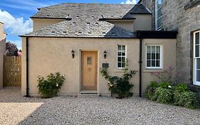 Quaint Self Contained Cottage Near Edinburgh.